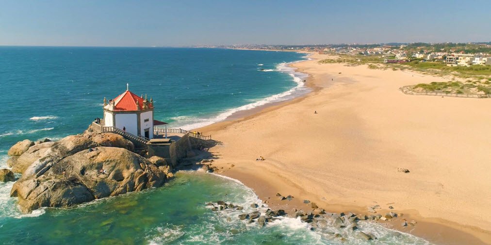 Senhor da Pedra Beach, Portugal